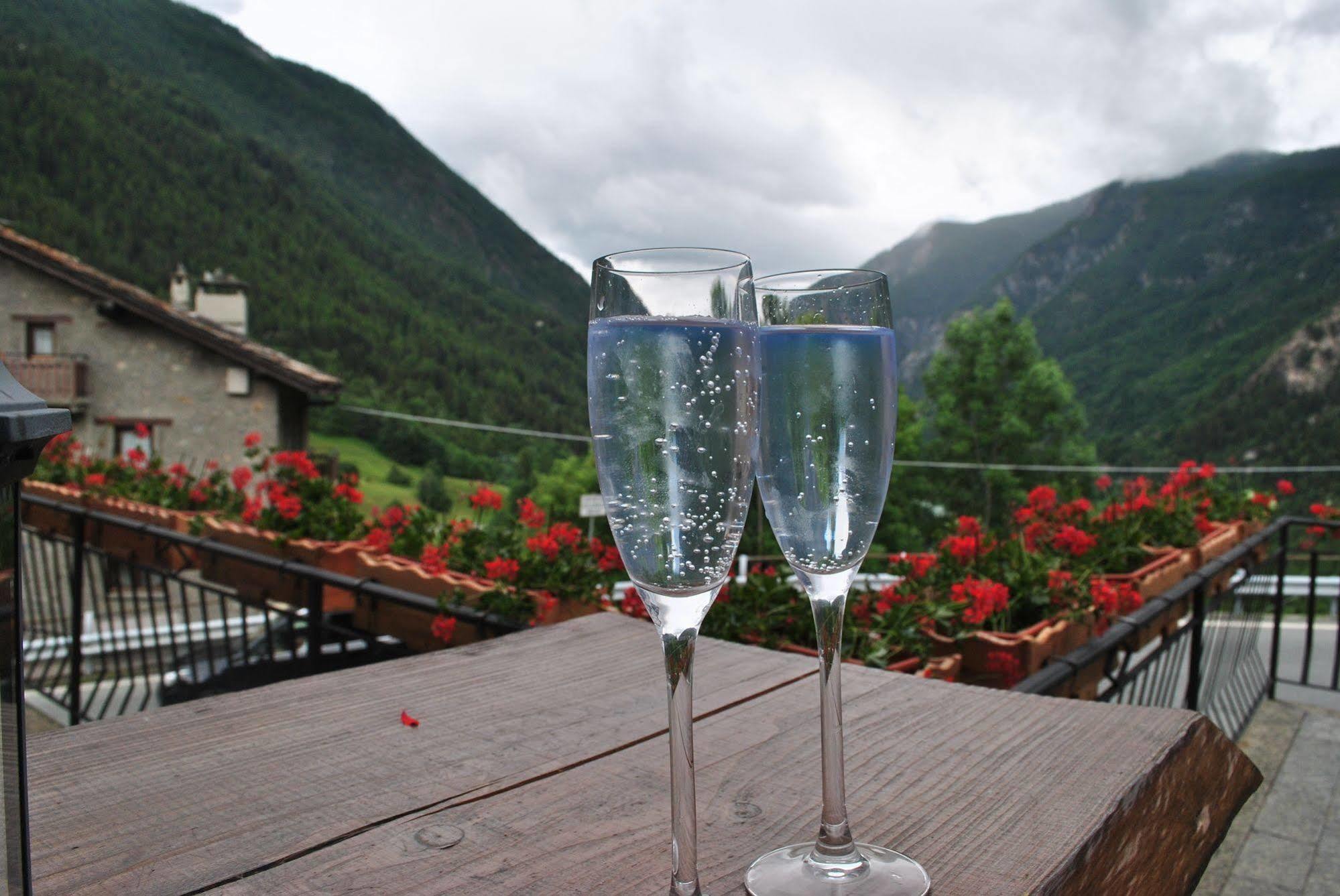 Hotell Millefiori- Alpine Event Lodge Вальтурнанш Екстер'єр фото